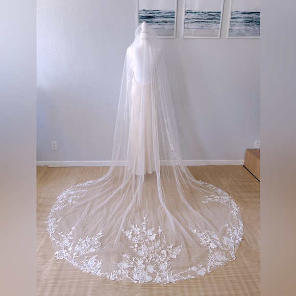 Cathedral Floral Lace Wedding Veil main image 7